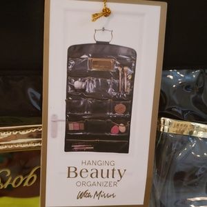 Hanging Beauty Organizer